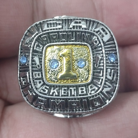 MICHAEL JORDAN 1982 HANDMADE SIZE 11 UNC CHAMPIONSHIP RING w/CHERRY HARDWOOD SET - Picture 8 of 14